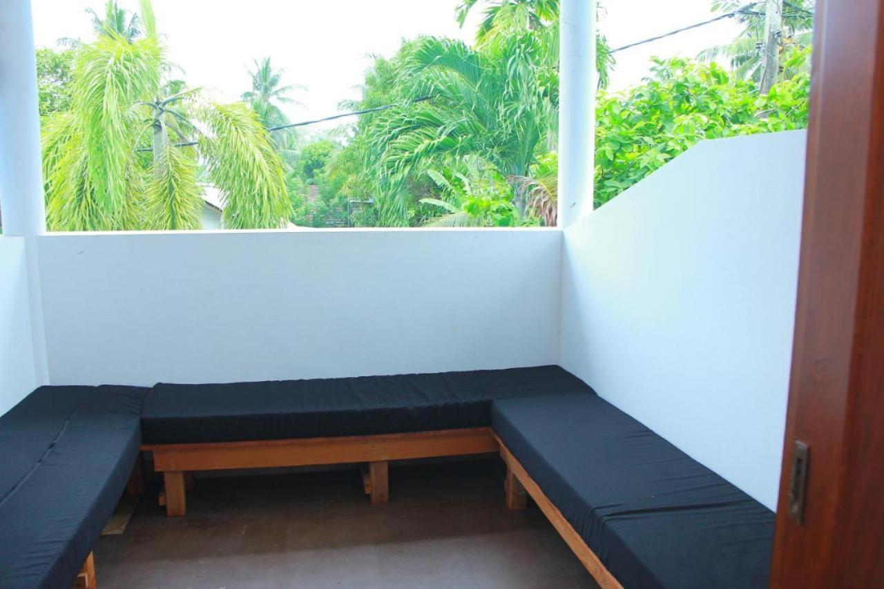 Hari Hari Hostel Weligama Exterior photo